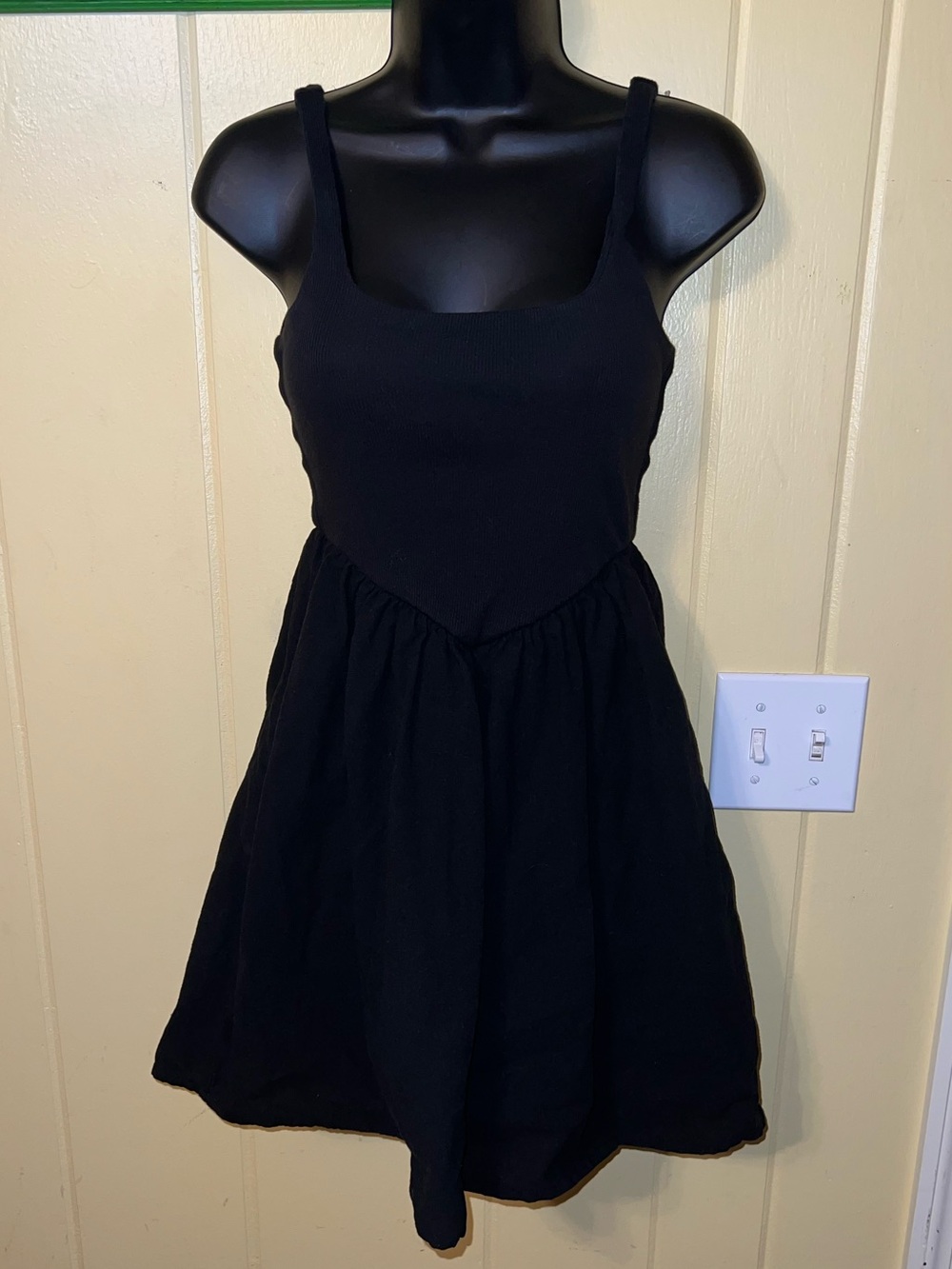 No Boundaries Y2K Black V Waist Casual Chic Fit & Flare Mini Tank Dress Size XS - Picture 4 of 9